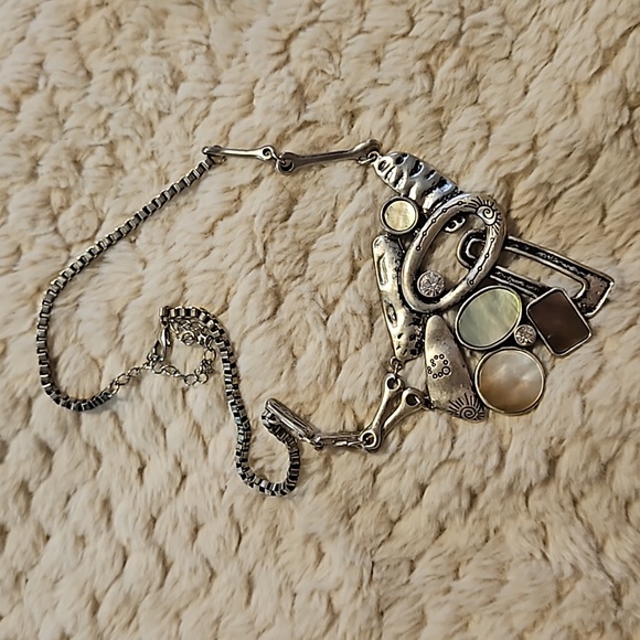 #0151 Beautiful silver tone bib necklace - Picture 3 of 4